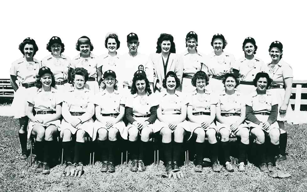 Team photo of the 1945 Grand Rapids Chicks